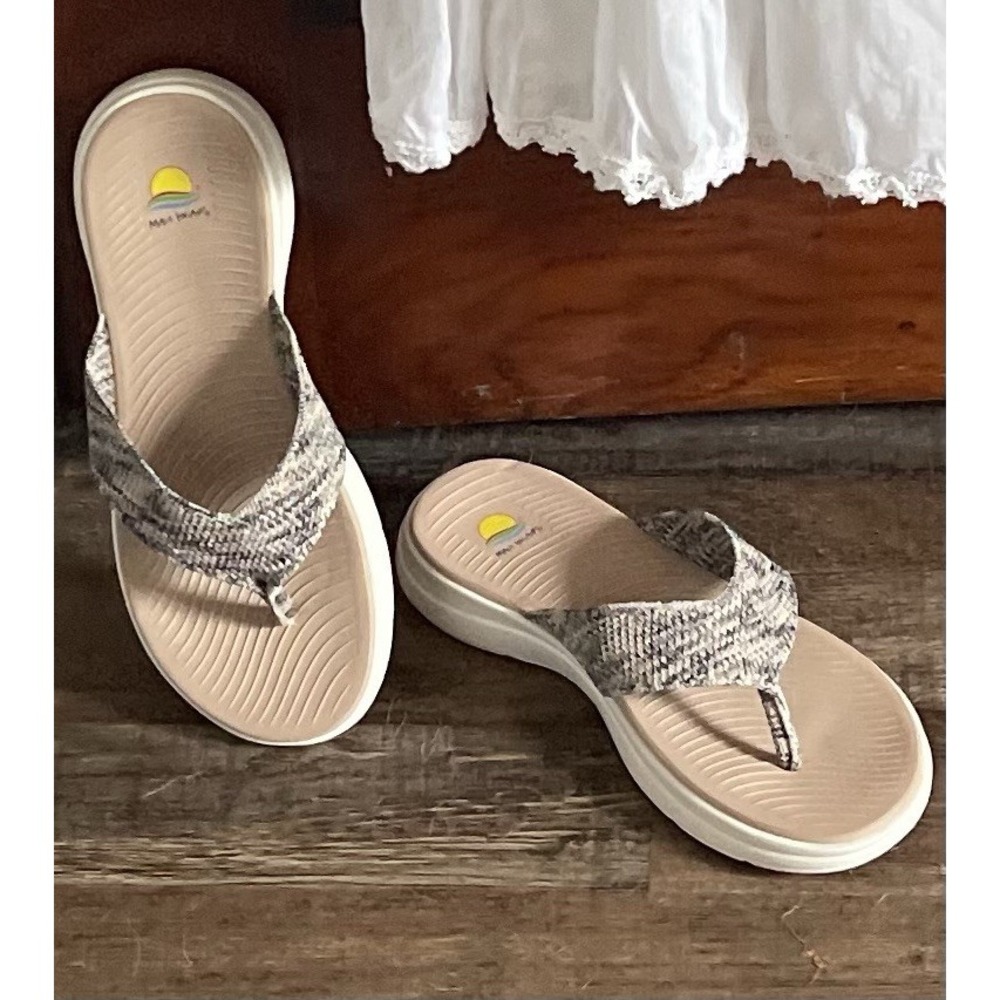 Maui Island Flip Flops White Crochet Strap Blue Cushioned Footbed Size 8 Women's